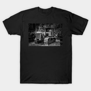 Old school caterpillar tractor T-Shirt